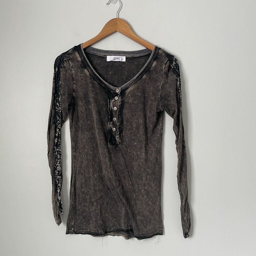 Able Made In USA y2k 2000's ong Sleeve Top Gray Lace Buttons Women's Size Medium